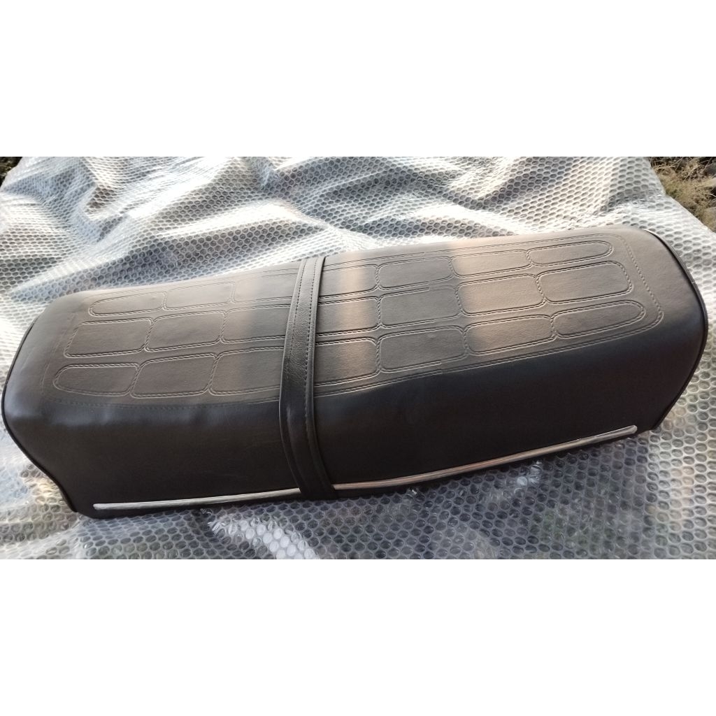 jok sadle jok set doble seat assy jok Suzuki GP100 GP125 gp100 gp125 GP non original NOS