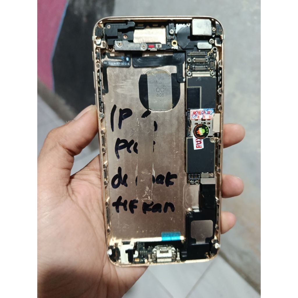 mesin iPhone 6 plus hidup baca deskripsi