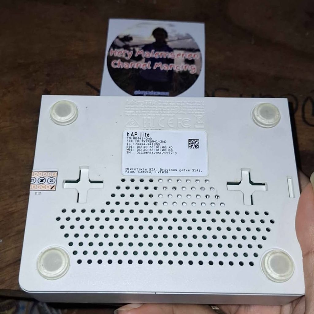 325k JUAL MIKROTIK HAP LITE RB941-2ND SEKEN NORMAL MULUS LAYAK PAKAI. ROUTER BOARD ALAT PEMBAGI KECE