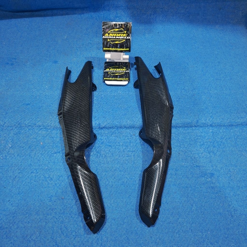 Cover Sambungan Body Belakang Revo Absolute Karbon