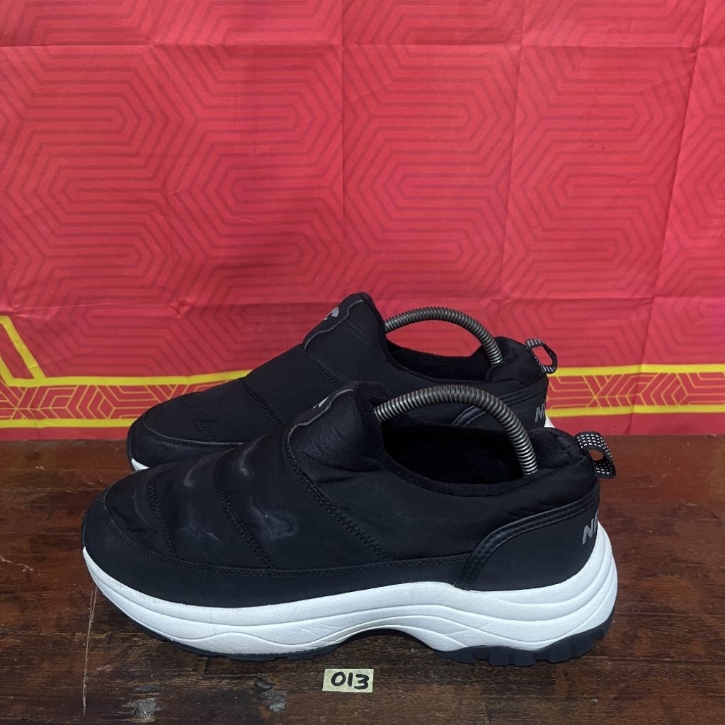 sepatu hiking/outdoor Nepa black slip on size 41