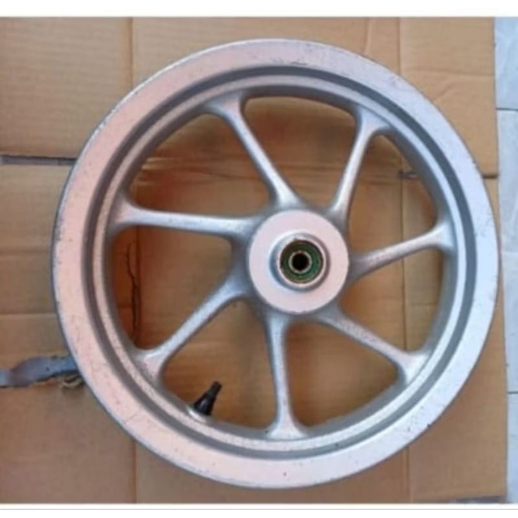 Velg/pelek racing ring 12 motor Scoopy donat buat keluarga Scoopy ORI cabutan siap pakai.