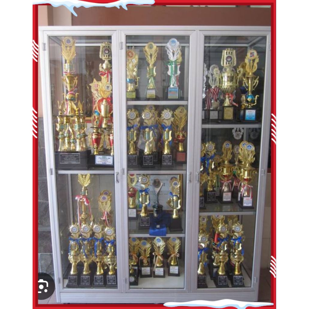 Lemari Piala Paling Keren