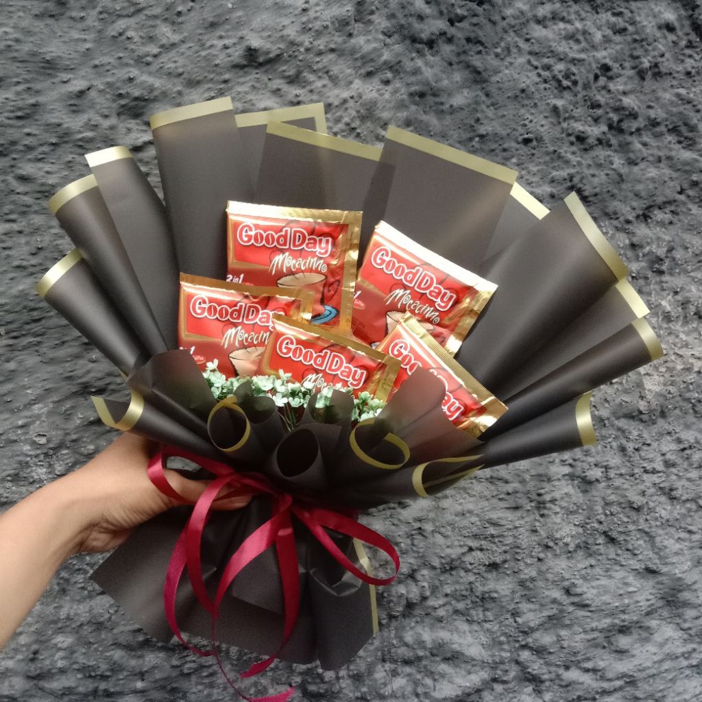 Bucket Kopi 10 Bungkus Goodday Merah - Hadiah Spesial, Kemasan Elegan, Kartu Ucapan Gratis