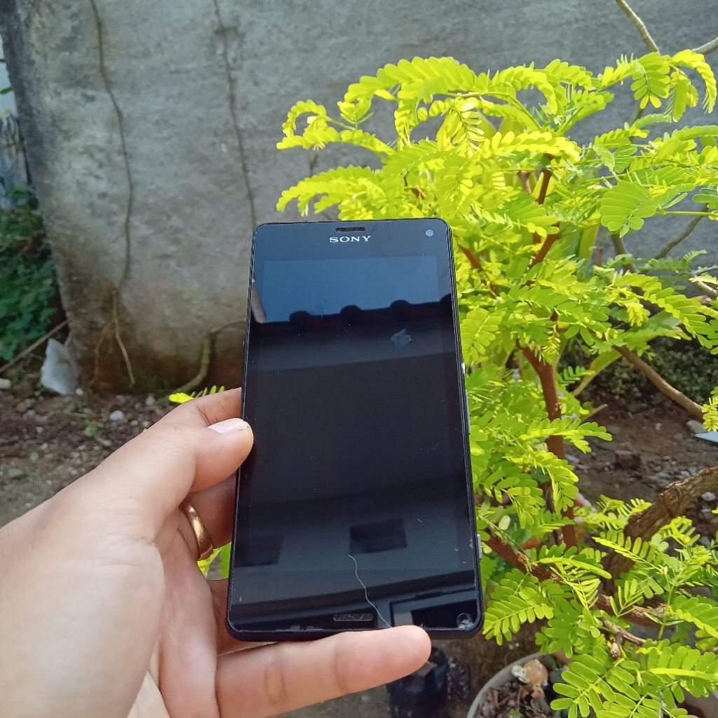 Sony Xperia docomo SO-02G bekas tanpa baterai