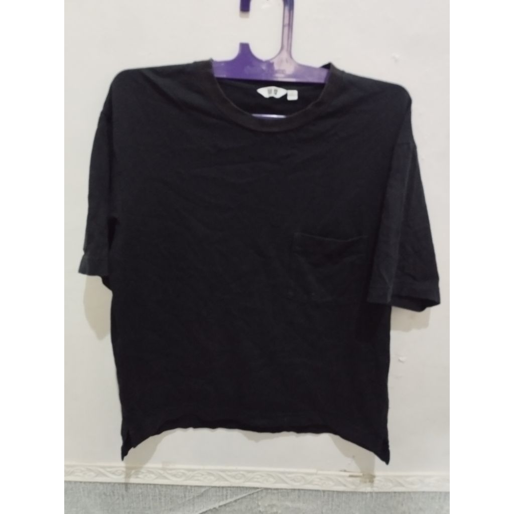 kaos uniqlo poket second