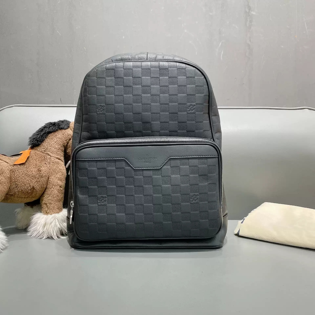 Preloved dari Prancis – Tas Louis Vuitton Campus Backpack N40091 ini hadir dalam motif Damier (check