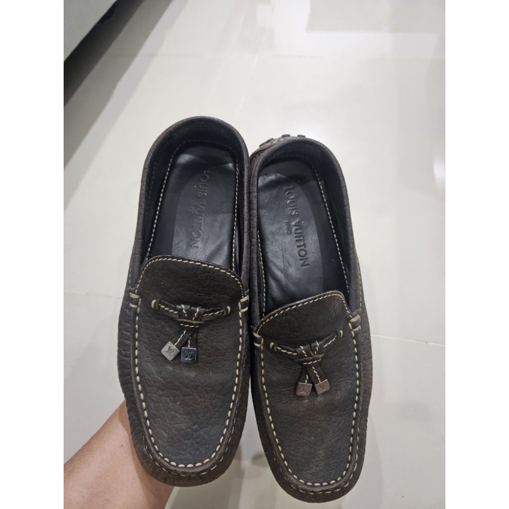 Sepatu Lv Preloved uk 40 fit 41 warna brown