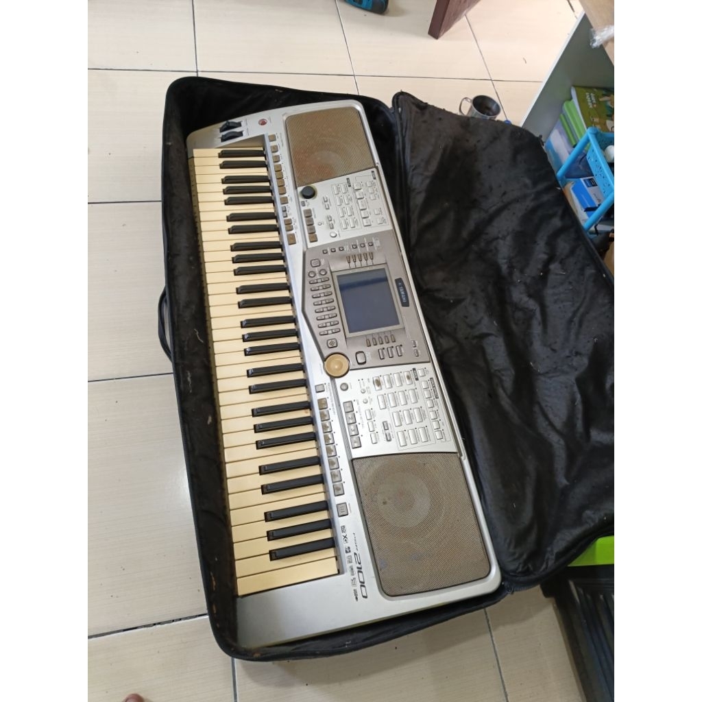 keyboard yamaha psr2100