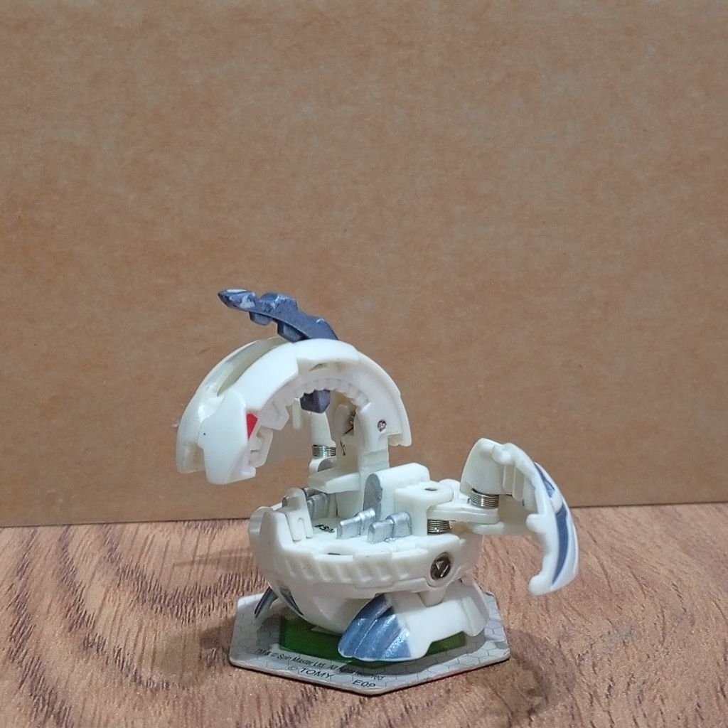 Bakugan White Naga Limited edition