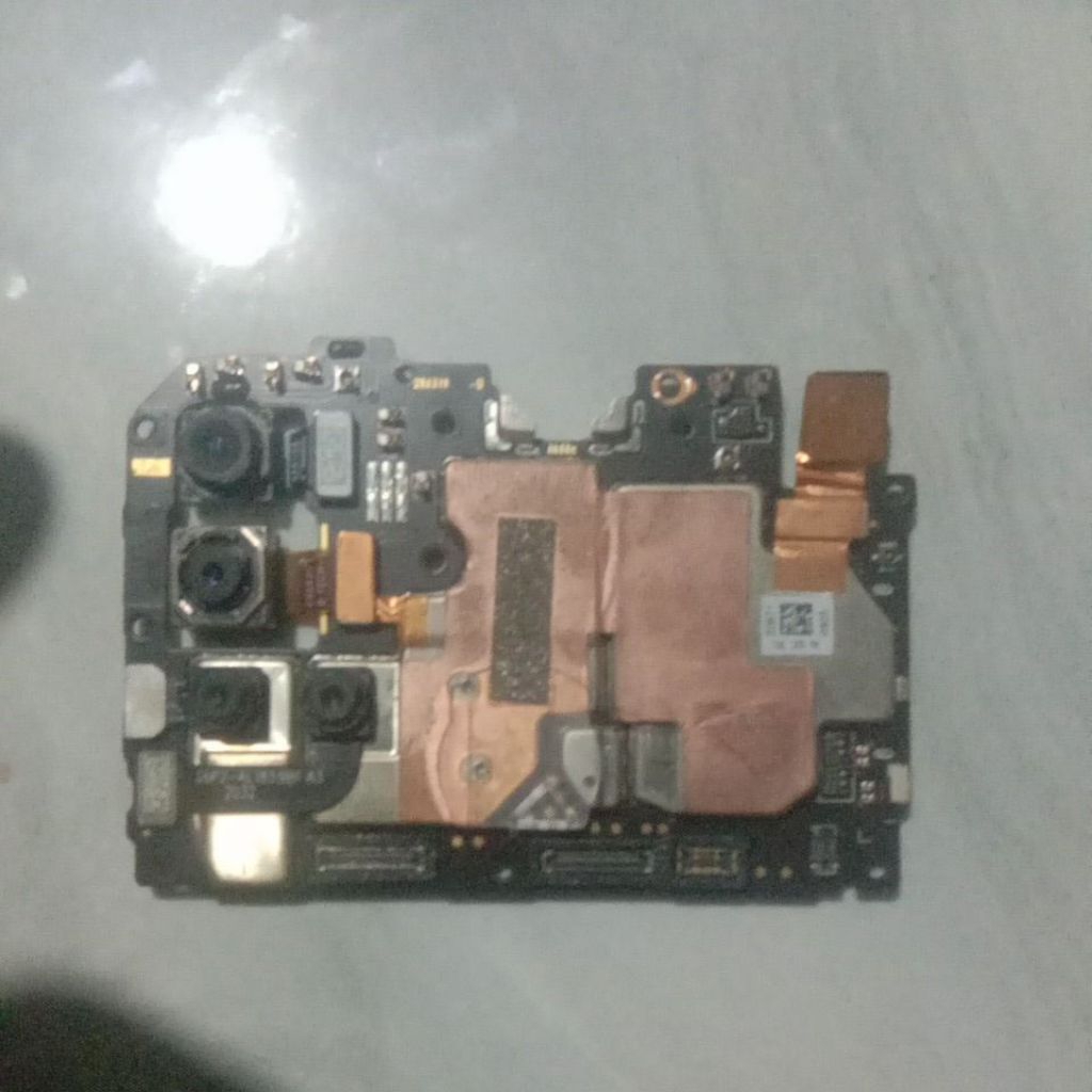 mesin realmi c17 ram 8/256 ORI minus hidup bentar lalu mati lagi