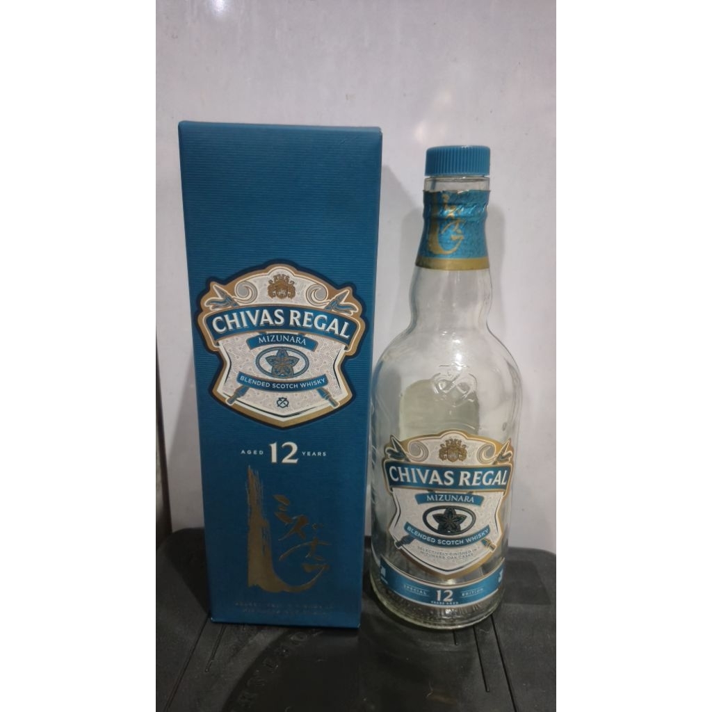 Botol bekas miras Chivas Regal Mizunara 700 ml buat oli samping
