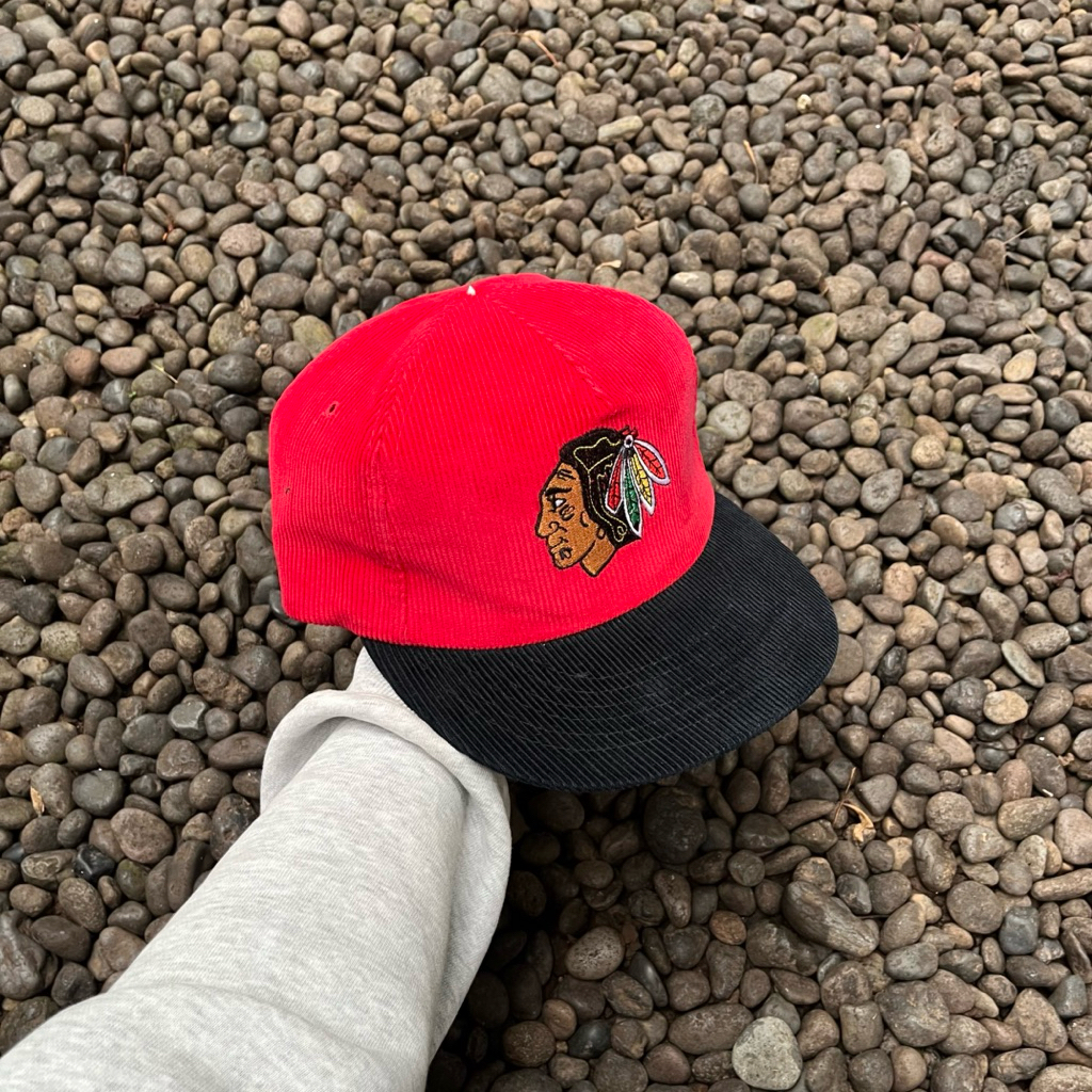 TOPI / HAT CORDUROY VTG LOGO CHICAGO BLACKHAWKS