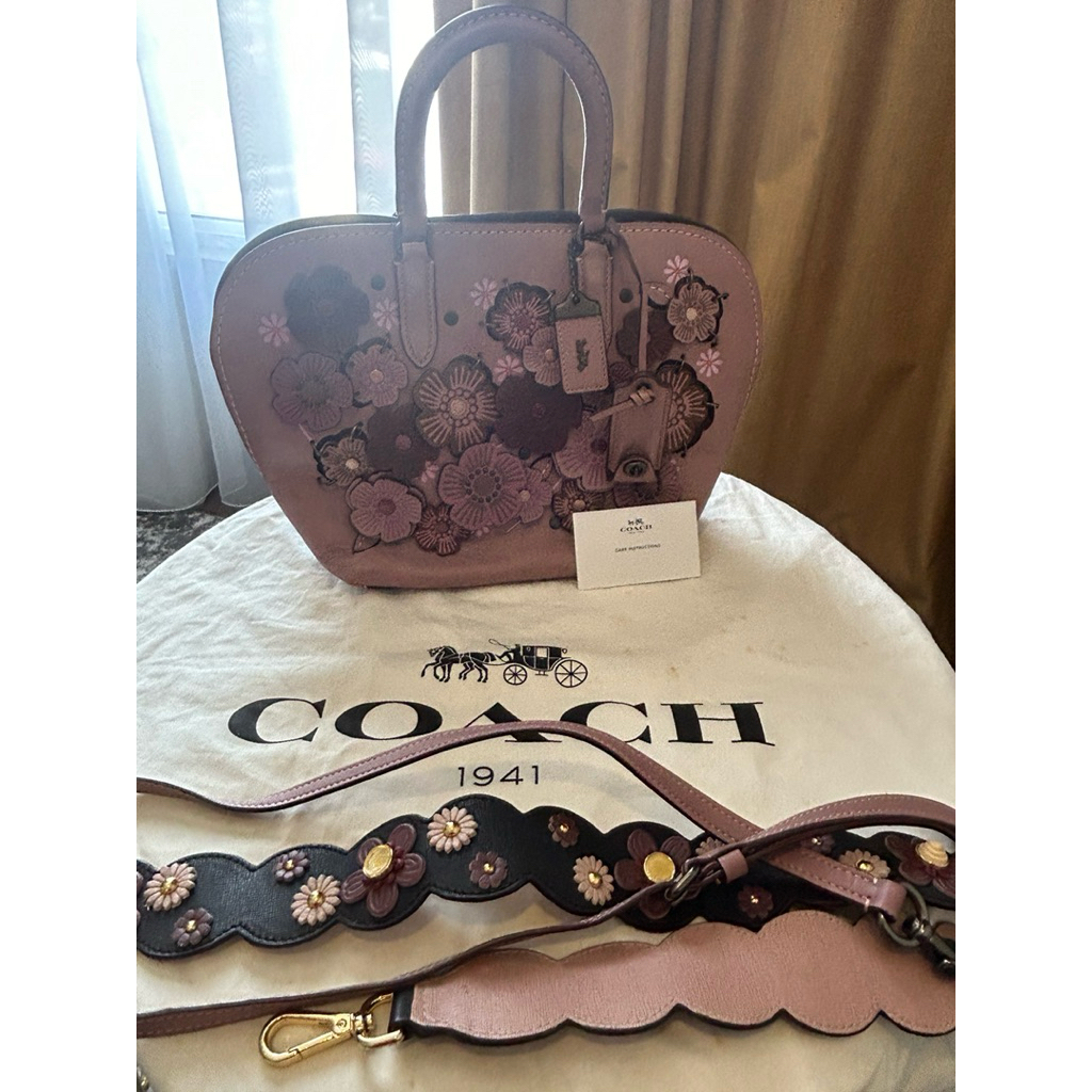 Authenthic Coach Dakotah Satchel
