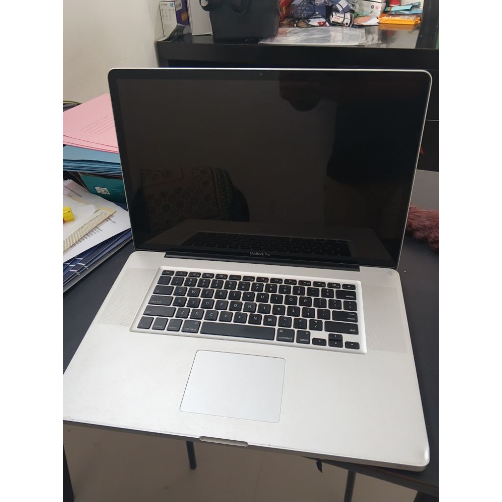 Macbook Pro 17 inch Langka Minus
