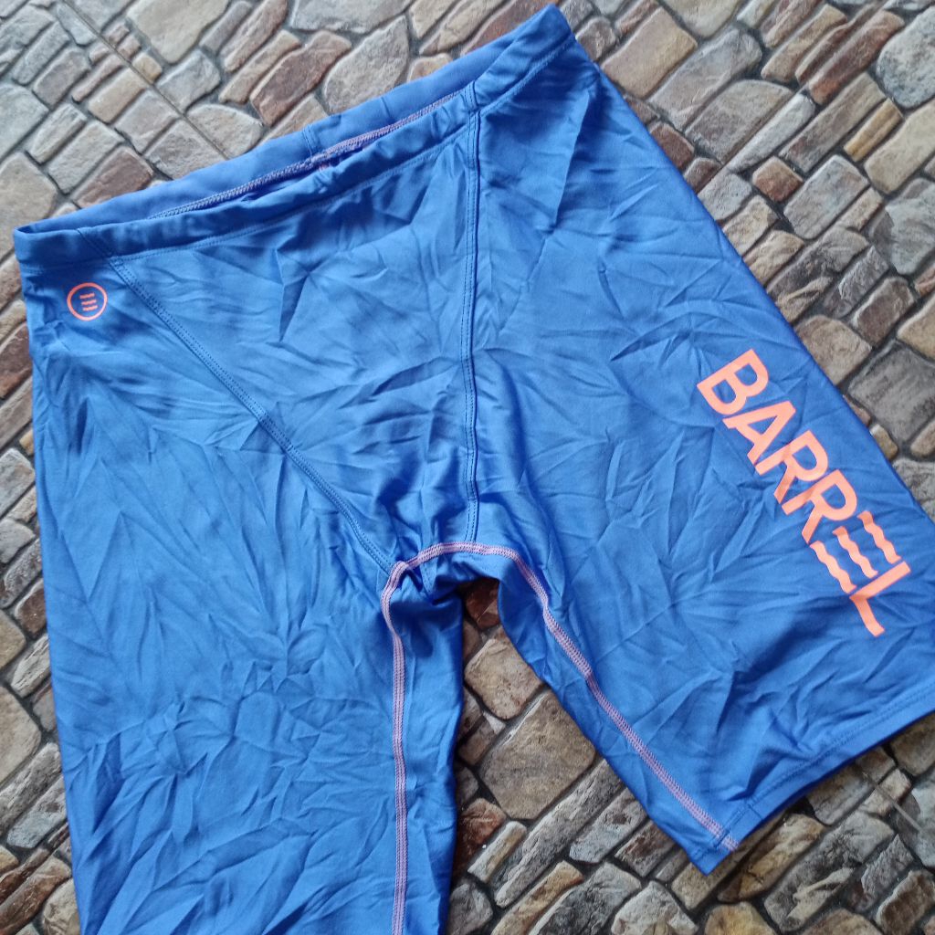 Celana renang pria BARREL original preloved size M