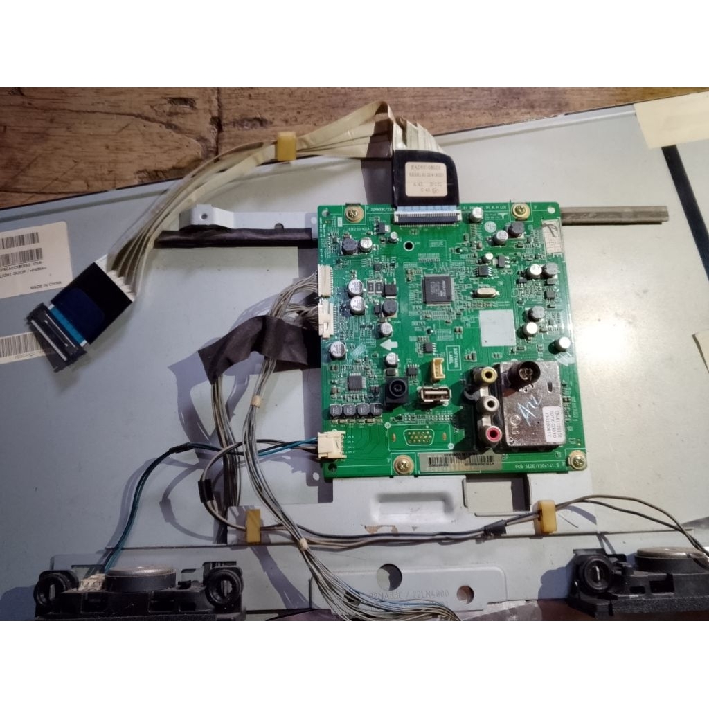 Paket Mesin Mainboard TV LG 22LN4000 + Casing + Adaptor Original Copotan Normal Tested
