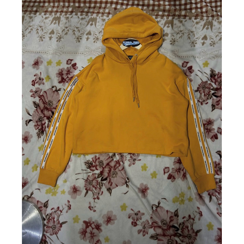 hoodie who