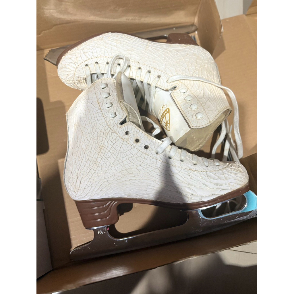 WTS DEFECT JACKSON SHOES 37