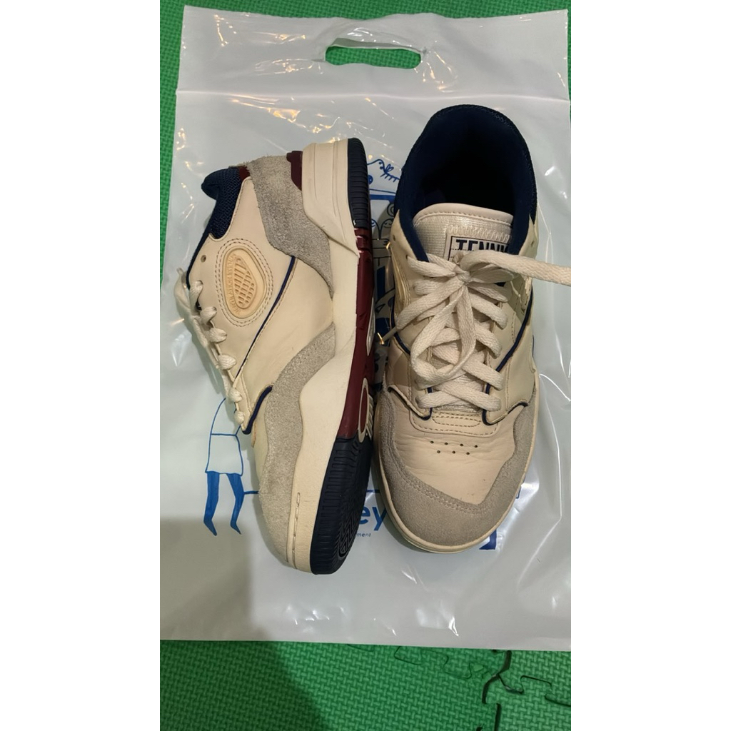 {Preloved} Sepatu Lacoste Original Size 38