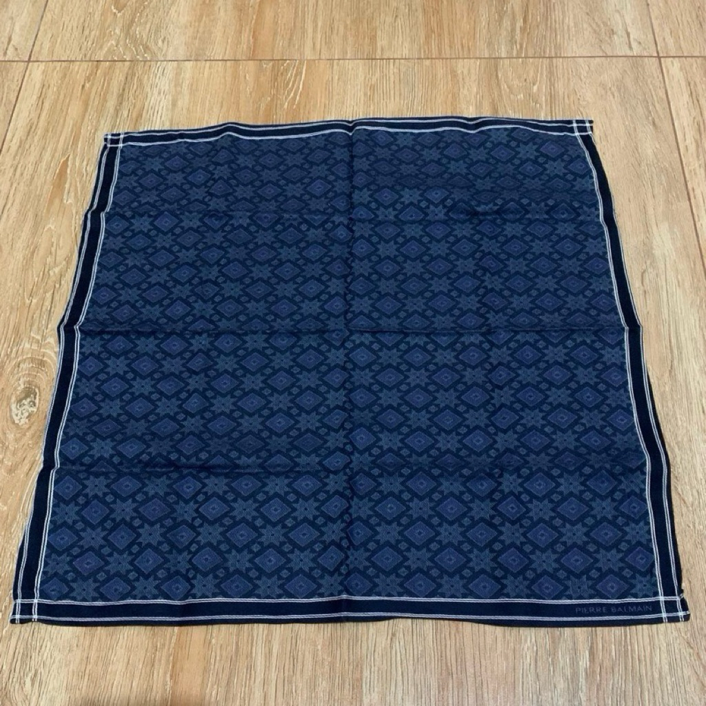 Saputangan Pria Pierre Balmain Warna Biru Gelap Motif Rare Katun Sangat Lembut Very Soft Cotton Impo