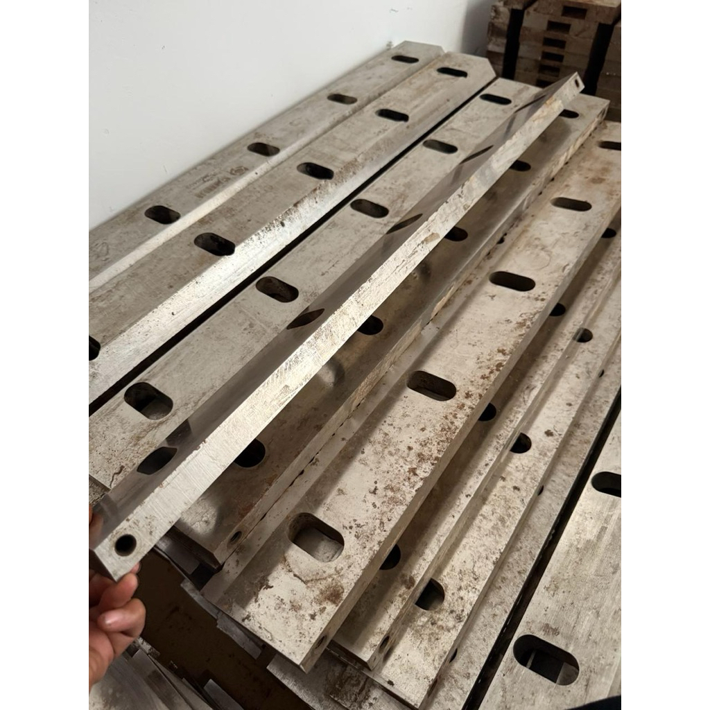 Bahan pisau Kanefusa SKD 11 Original