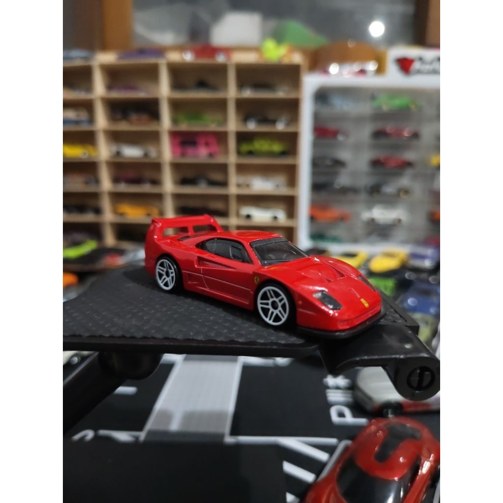 HotWheels Ferrari F40 Merah Loose
