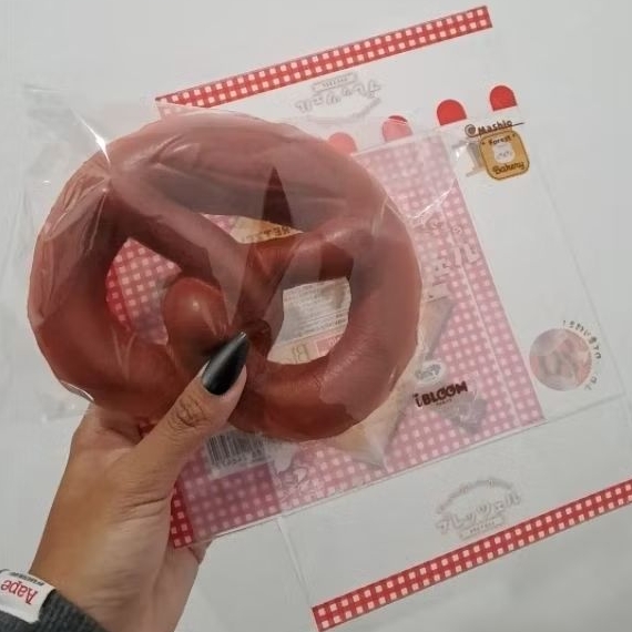 Ibloom Squishy Roti Pretzel Bread