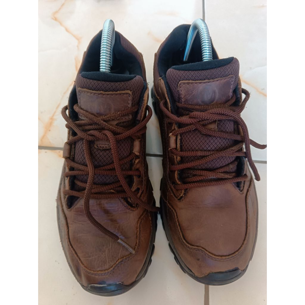 sepatu outdoor preloved merrell