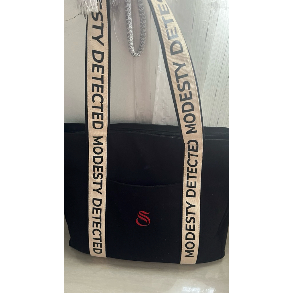 tas sidra preloved modesty detected