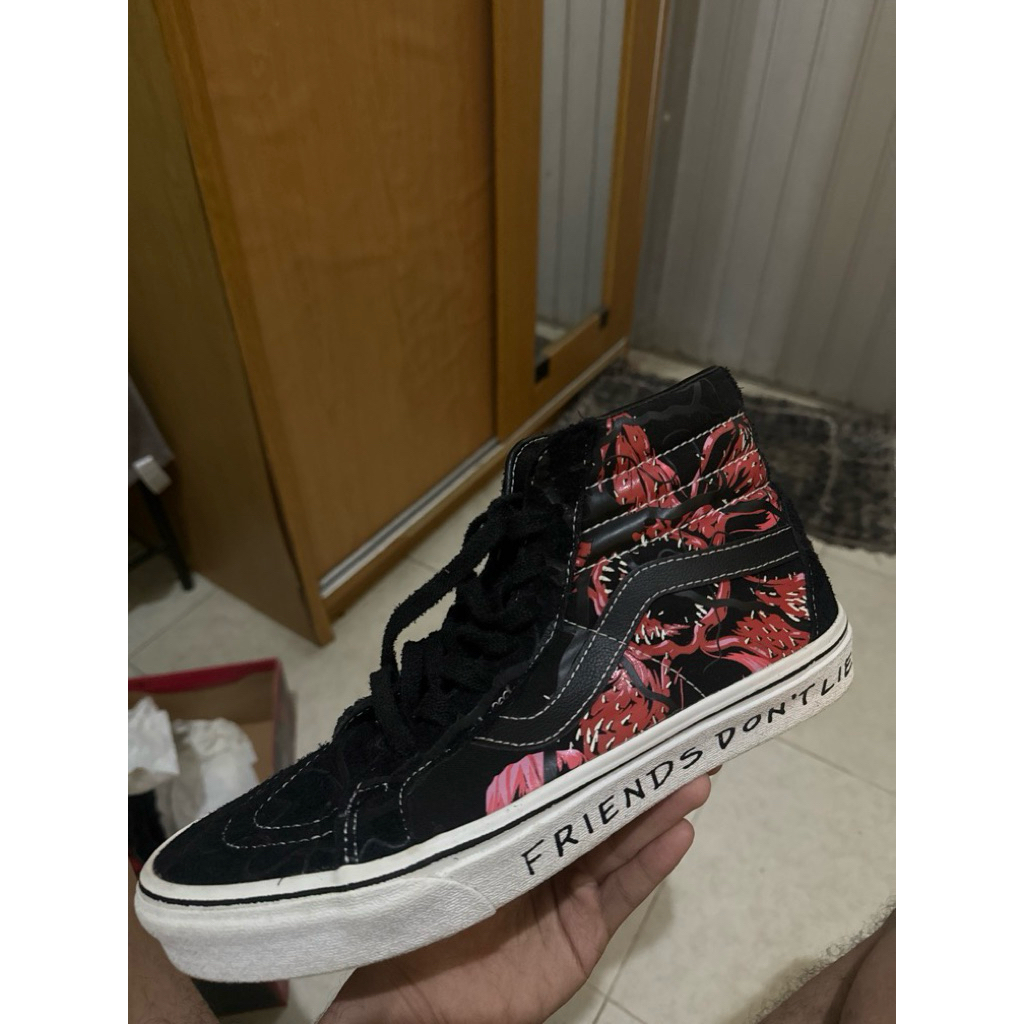 Vans SK8 High Stranger things