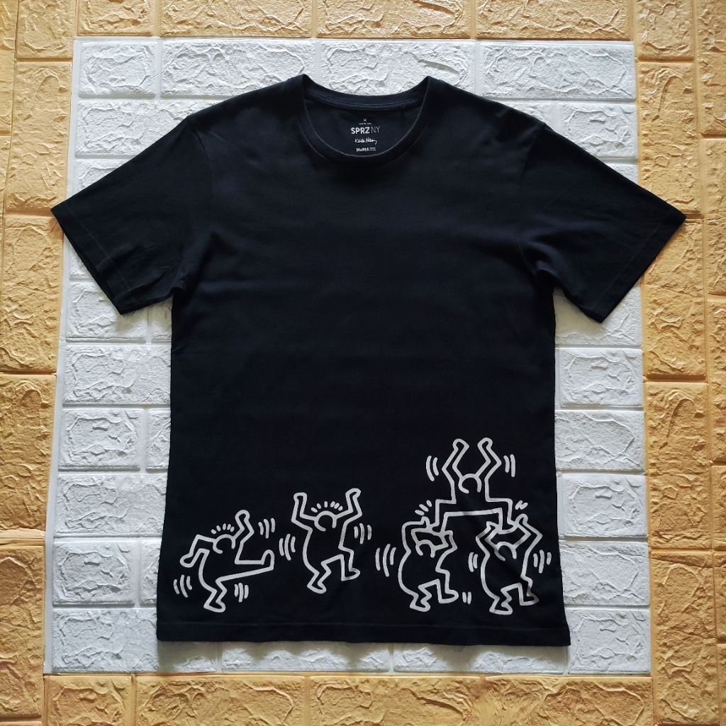 Kaos Uniqlo x Keith Haring