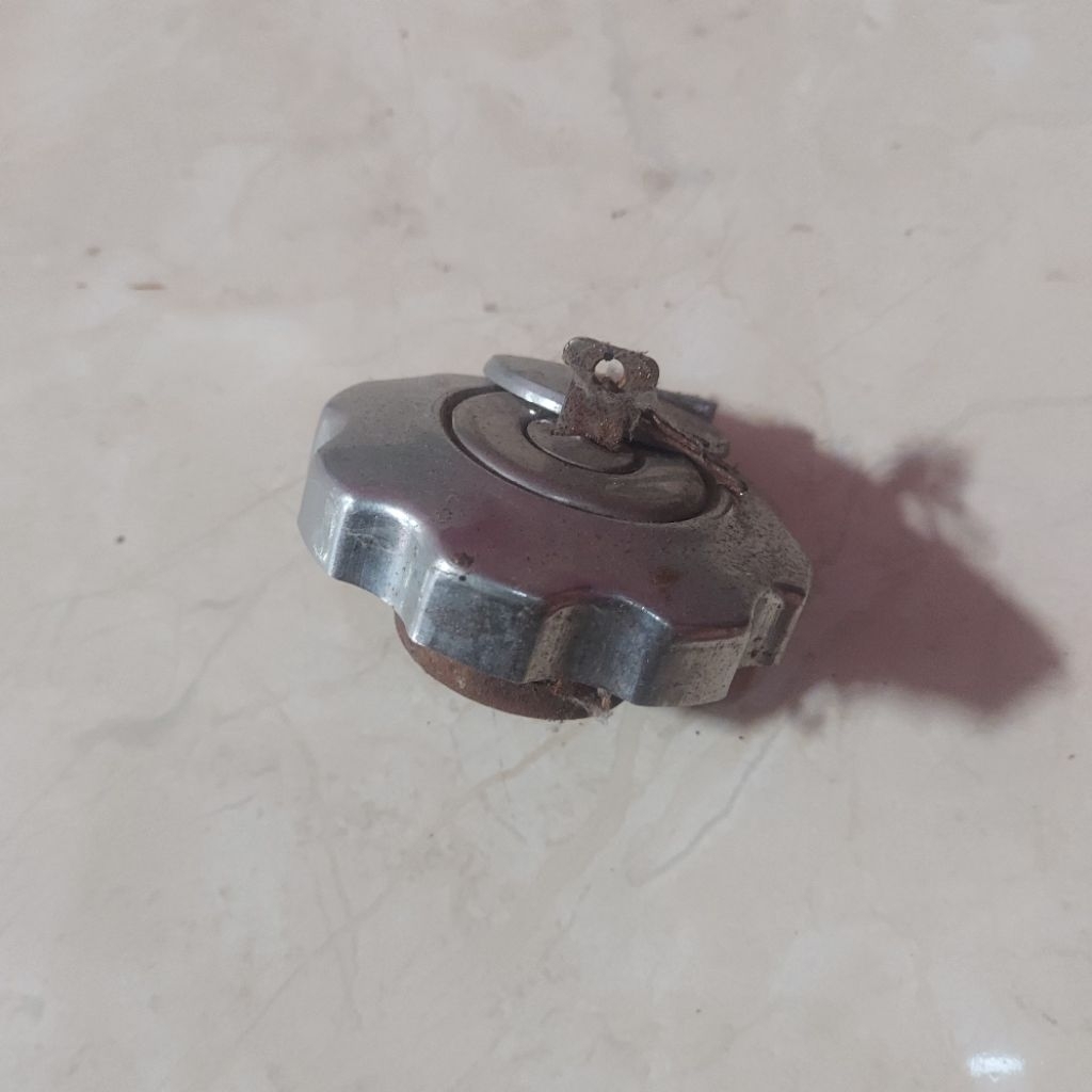 Tutup tangki original CB100 glatik