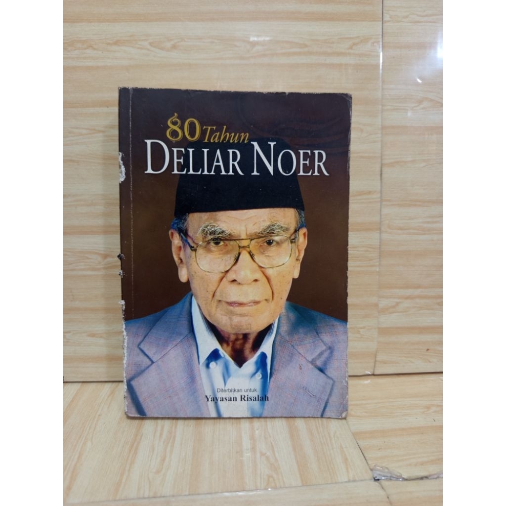 Biografi 80 Tahun Deliar Noer
