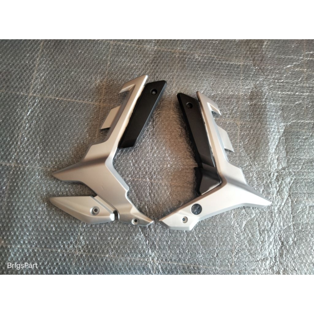 cover pivot tutup step bodi tengah honda cs1 cs 1 cs one original