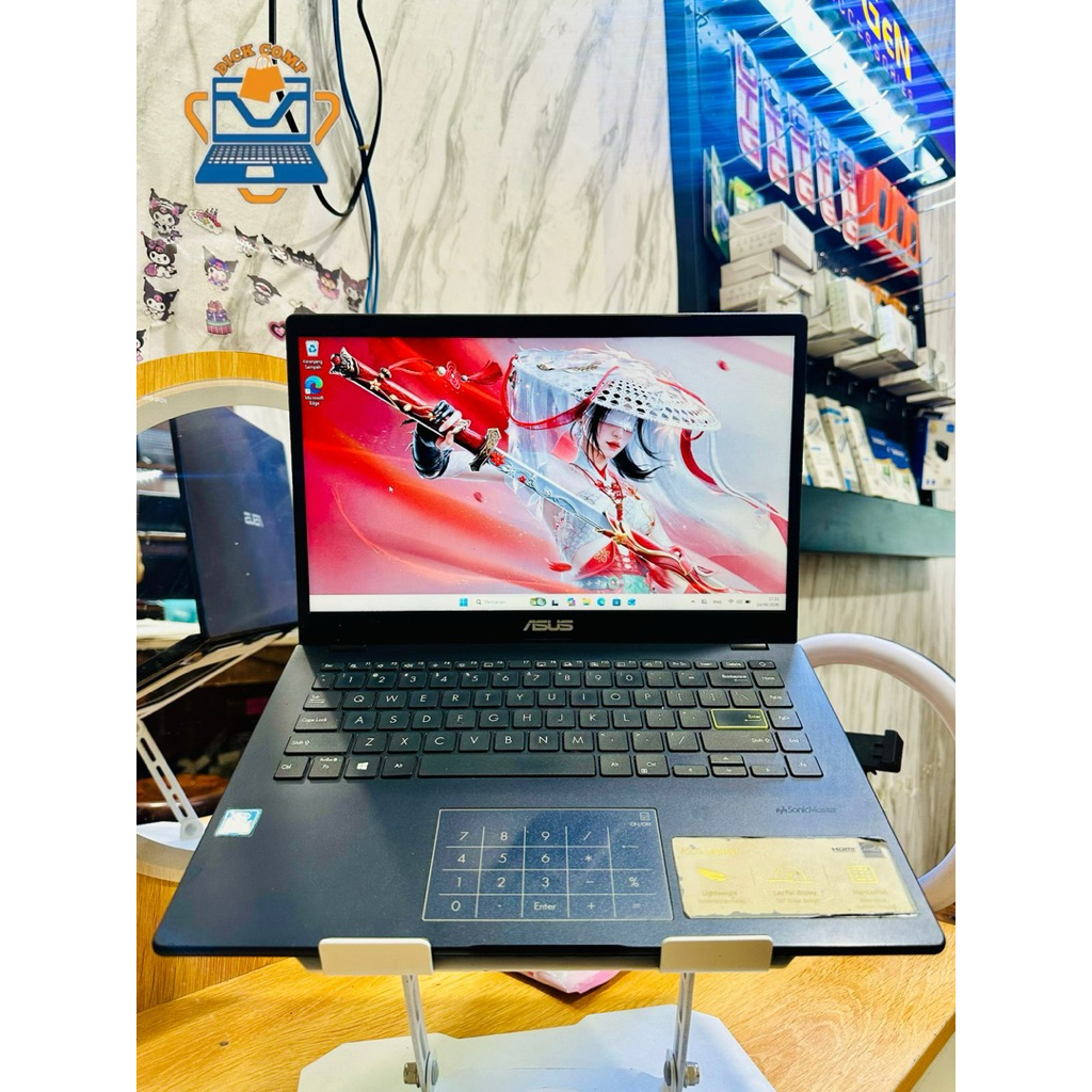Asus VivoBook E410Ma. intel N4020. ram 4/256+64gb mmc. normal