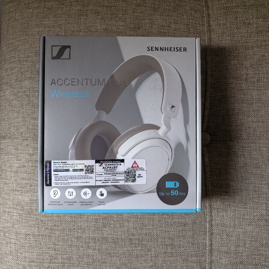 Sennheiser Accentum Wireless Plus headphone putih bekas