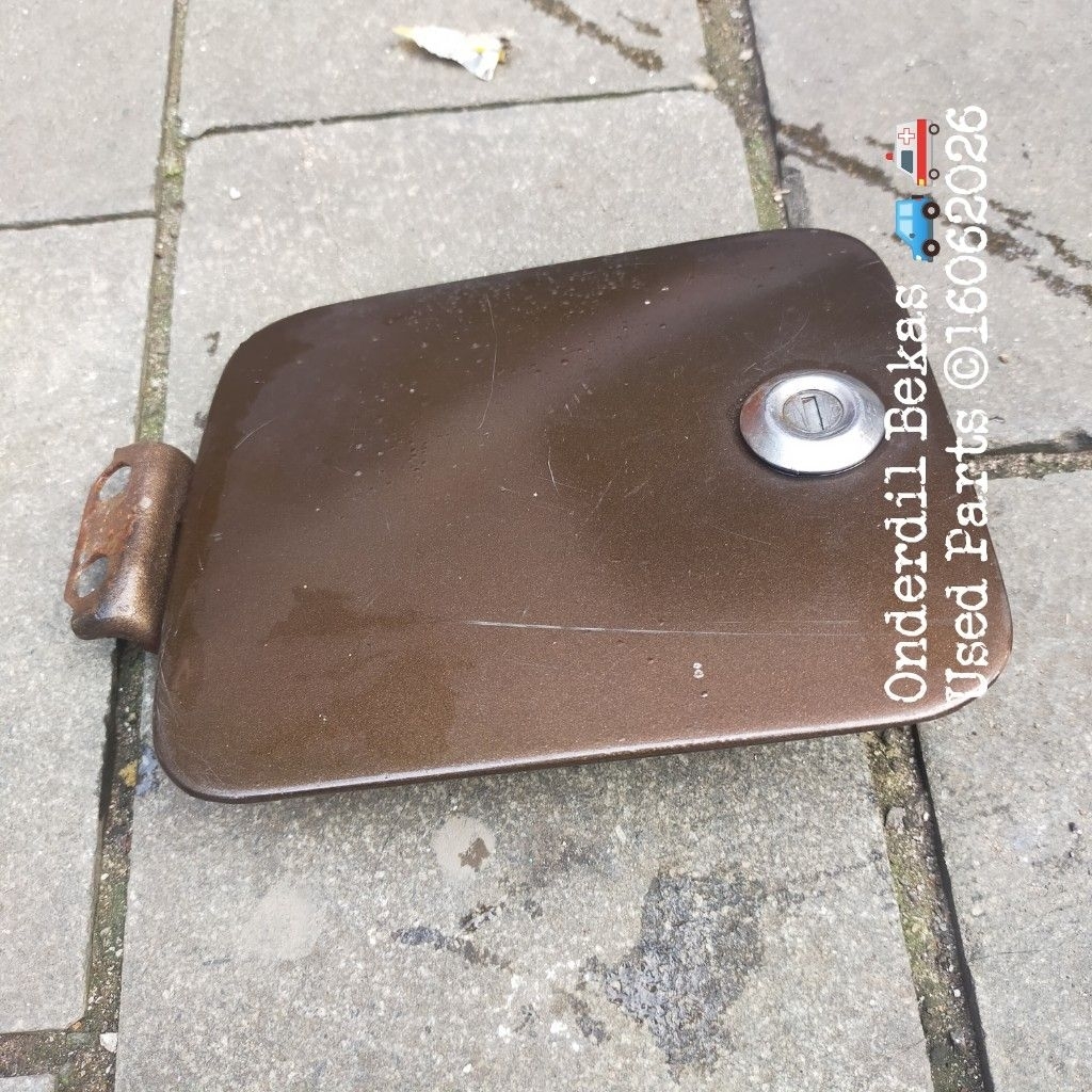 plat cover tutup tangki bensin Toyota Corona 2000 RT 132
