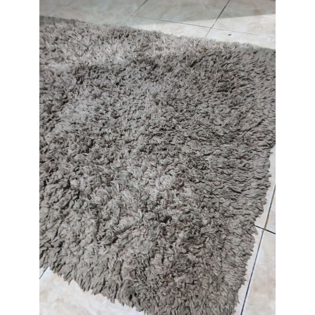 karpet bulu Informa