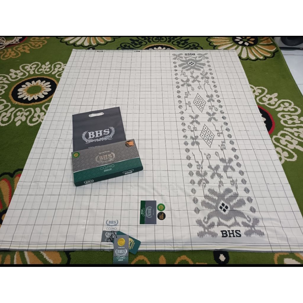 SARUNG BHS  COSMO MOTIF KOTAK JADUL PUTIH ORIGINAL KWALITAS TERJAMIN