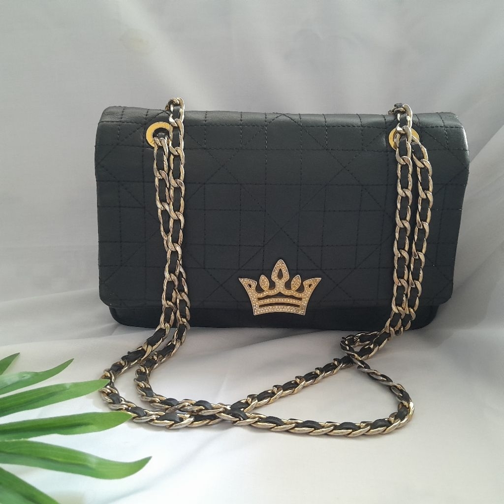 Tas rantai J.estina