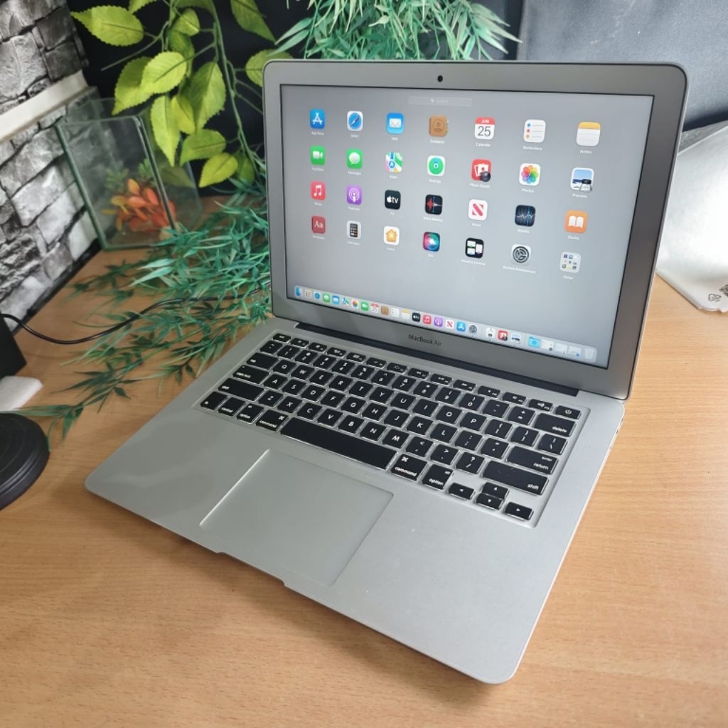 Mackbook Air 1,8 GHZ Core I5 13 inch 2017 Second Original iBox
