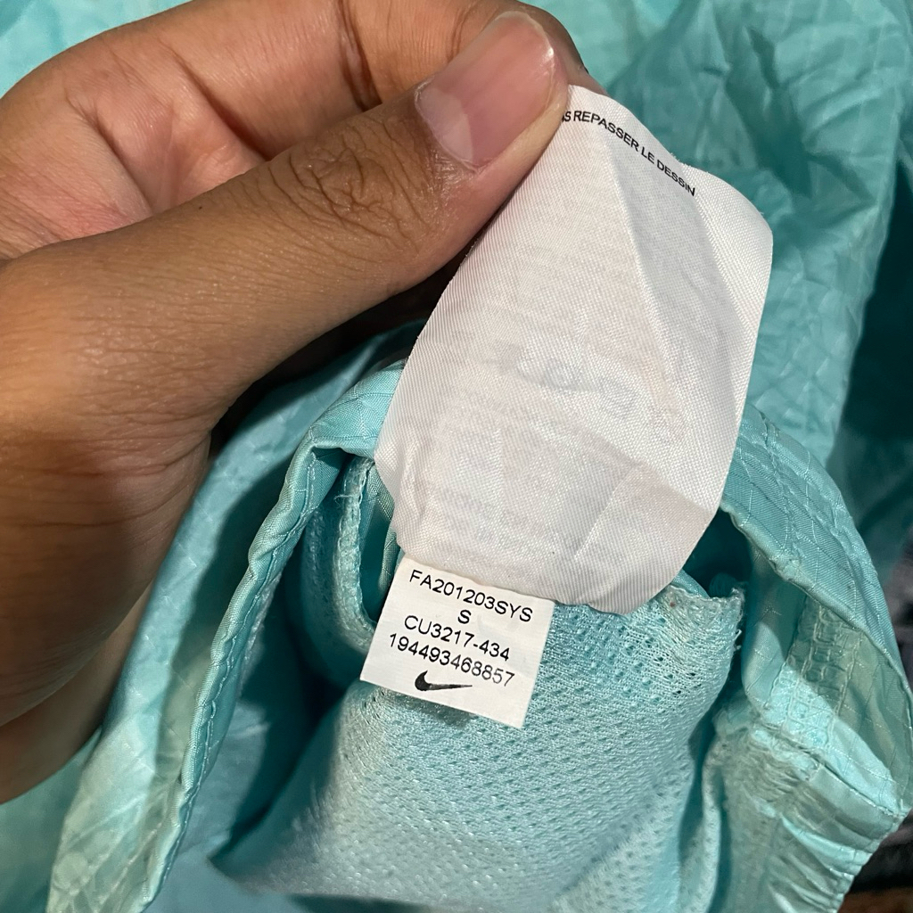nyoothing bayi anting hijau tosca