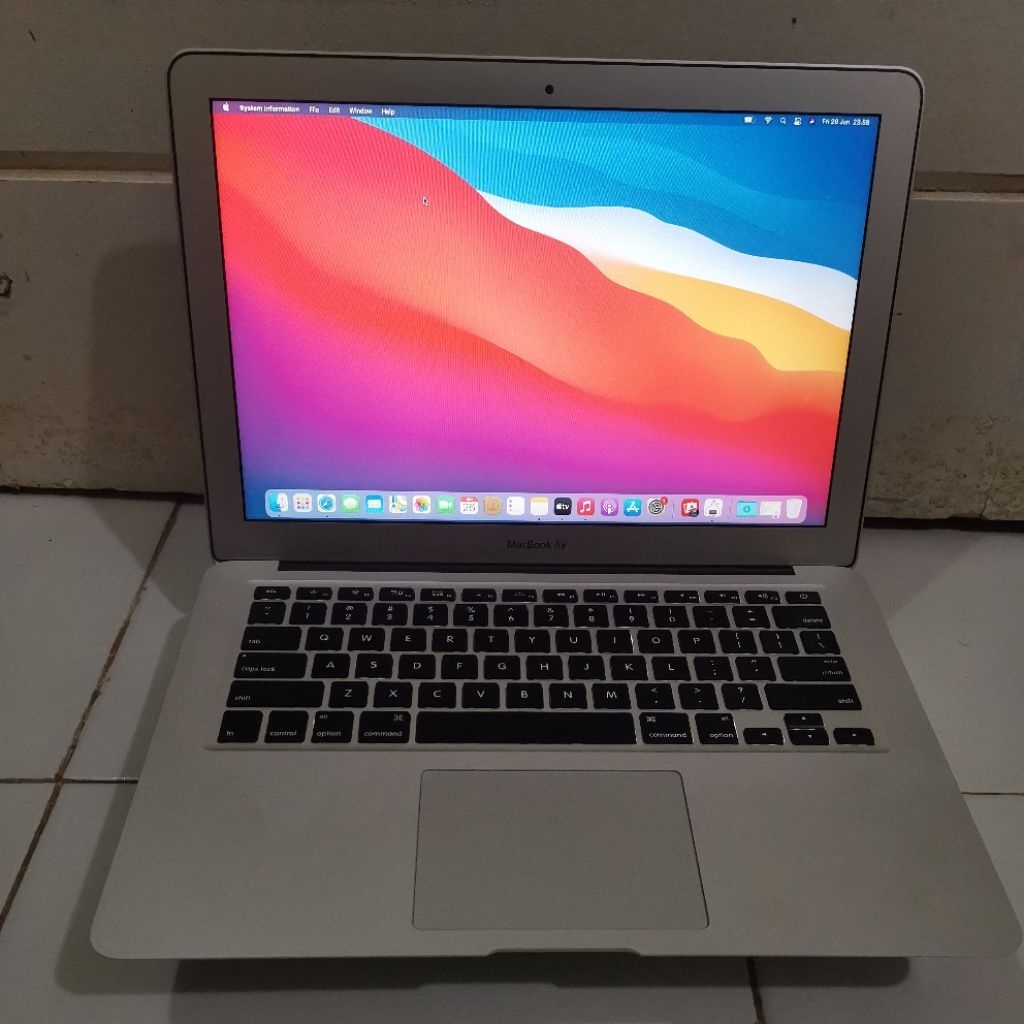 MACBOOK AIR 13 Inch Early 2014