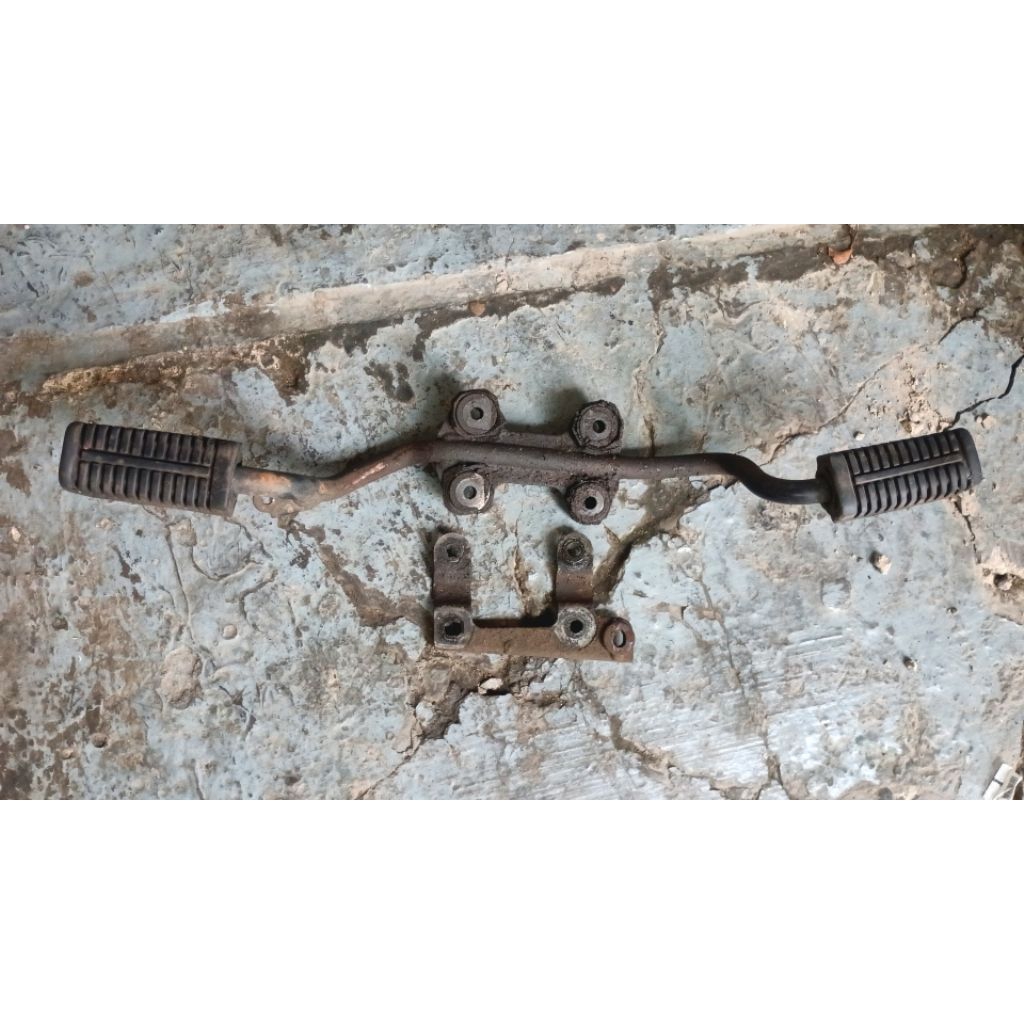foot step depan set Kawasaki ZX 130
