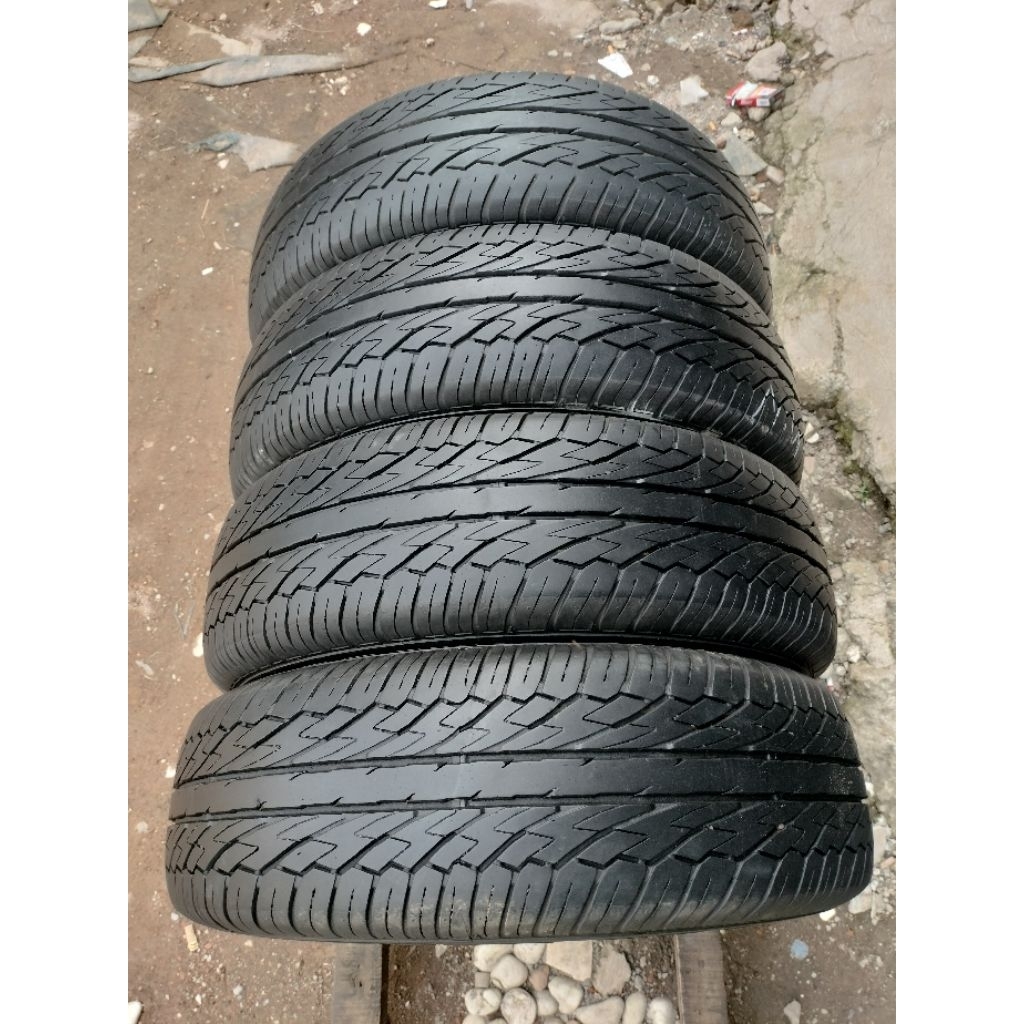 Ban bekas 185/65 R15 Dunlop sp sport
