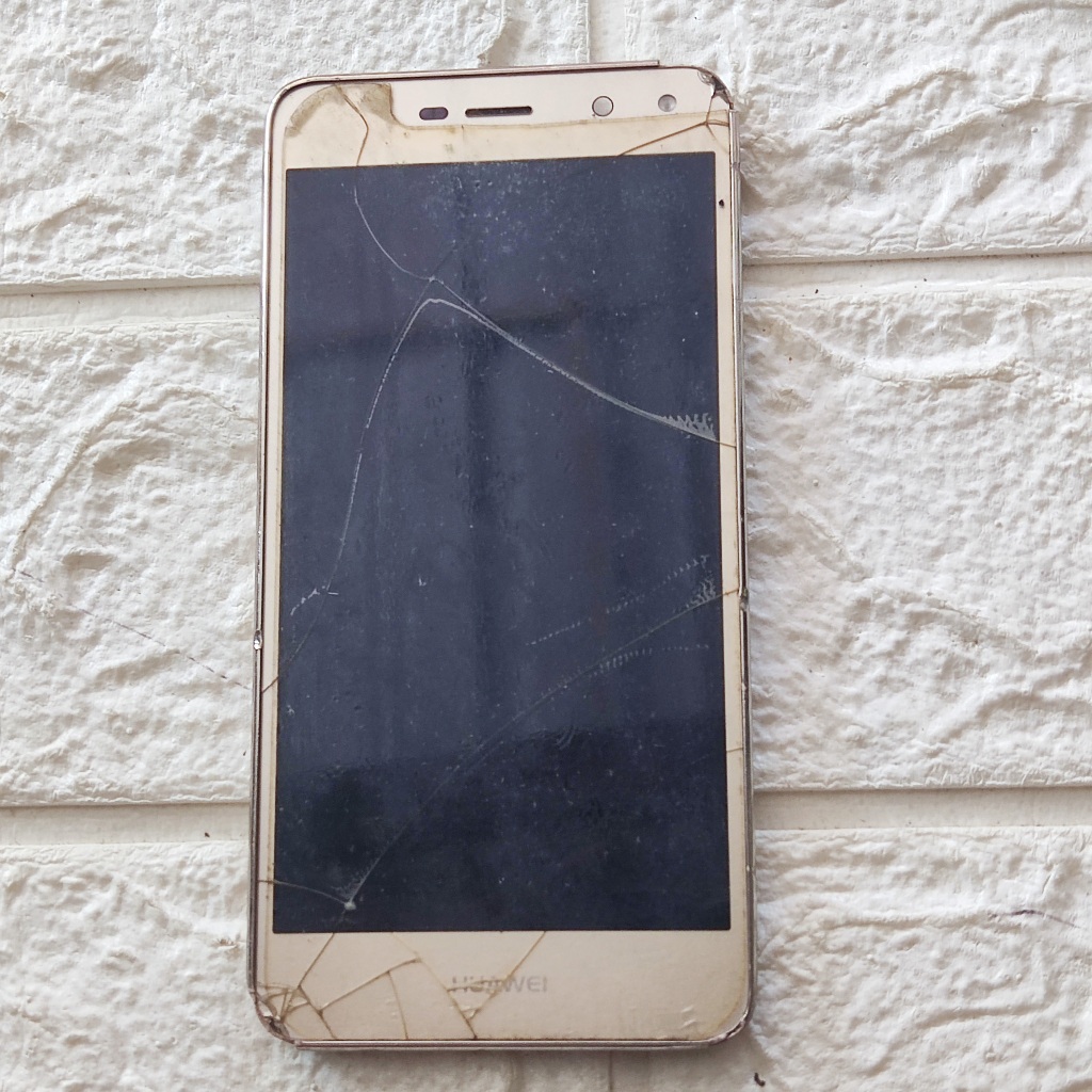 LCD Frame Huawei Y6 2017 Minus (Lihat Foto dan Deskripsi) Original Copotan | Abhira Store