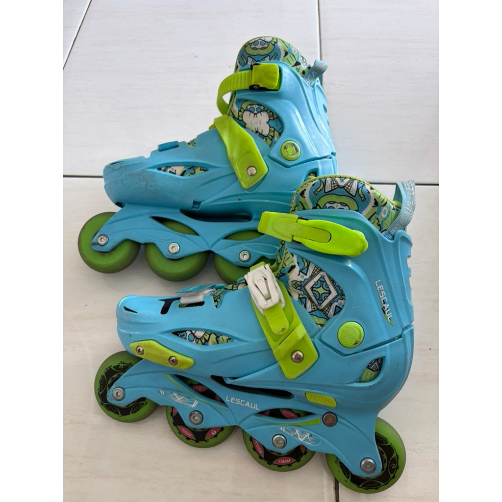 Sepatu Roda Inline Skate Lescaul (BEKAS)