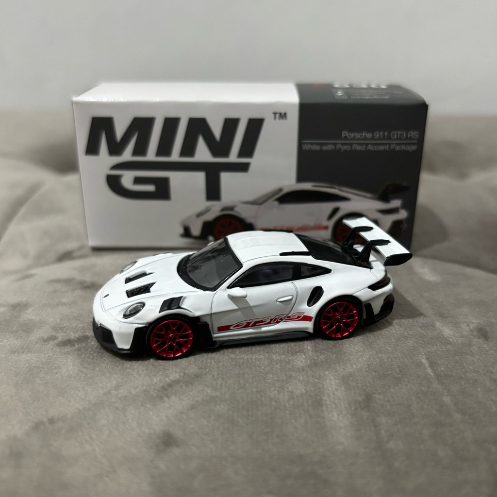 MiniGT Porsche 911 GT3 RS