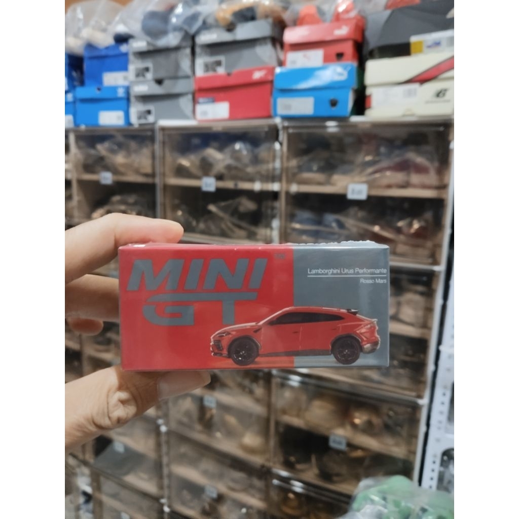 Mini GT Lamborghini Urus Red Rosso 657